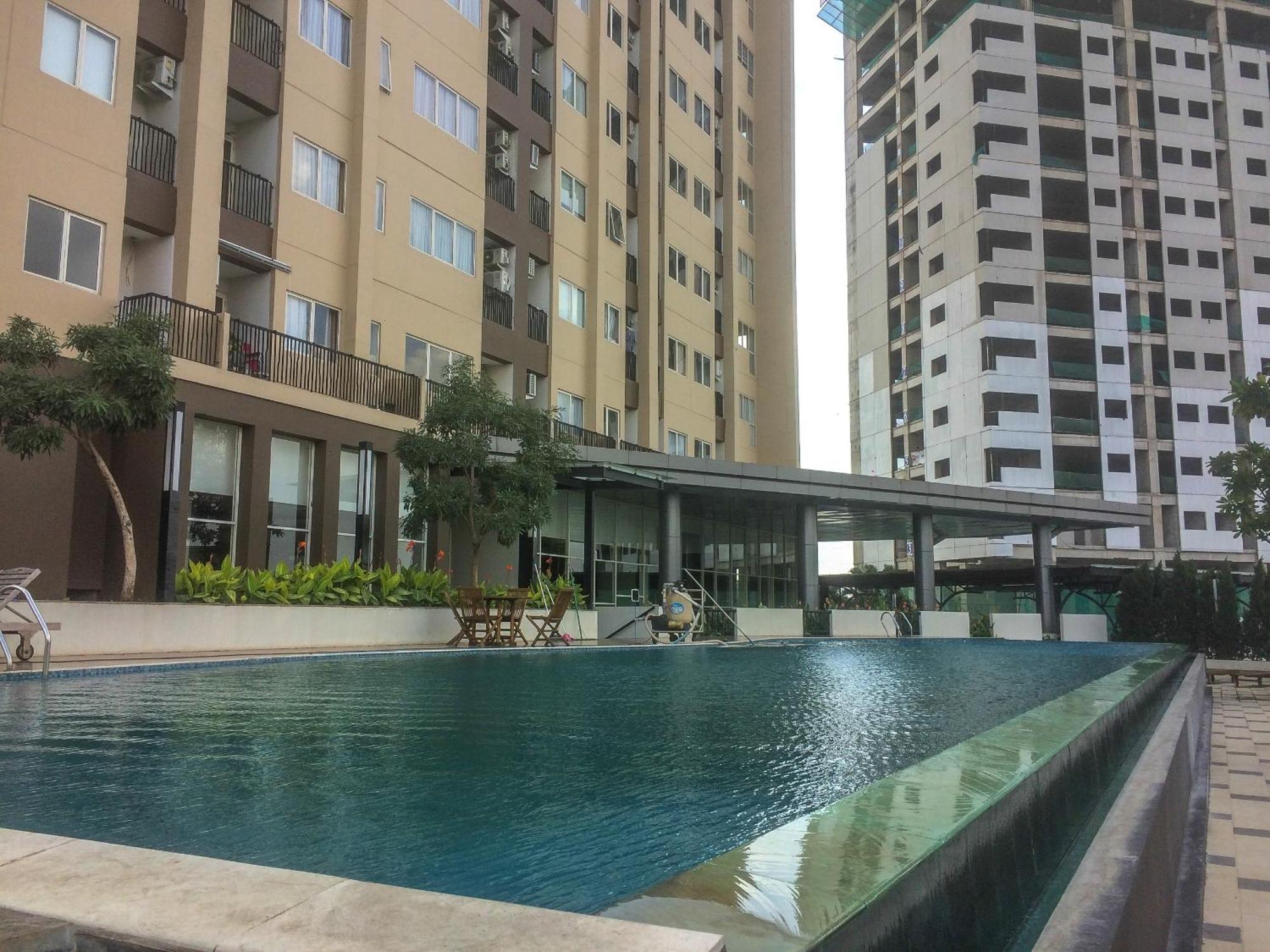 Best Deal And Cozy Studio Oasis Cikarang Apartment By Travelio Exterior foto